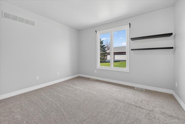 2591 Overbrook, Highland Charter Township, MI 48357