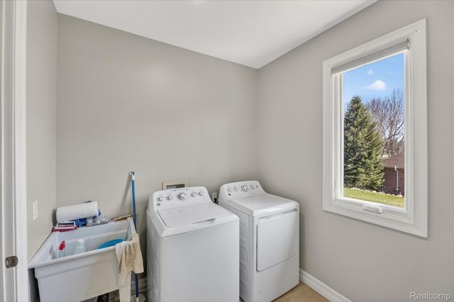 2591 Overbrook, Highland Charter Township, MI 48357
