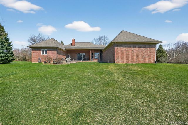 2591 Overbrook, Highland Charter Township, MI 48357