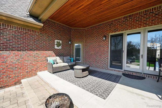 2591 Overbrook, Highland Charter Township, MI 48357