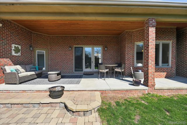 2591 Overbrook, Highland Charter Township, MI 48357