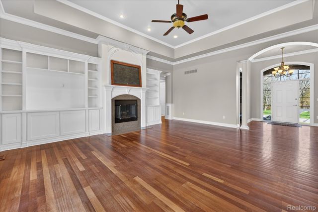 2591 Overbrook, Highland Charter Township, MI 48357