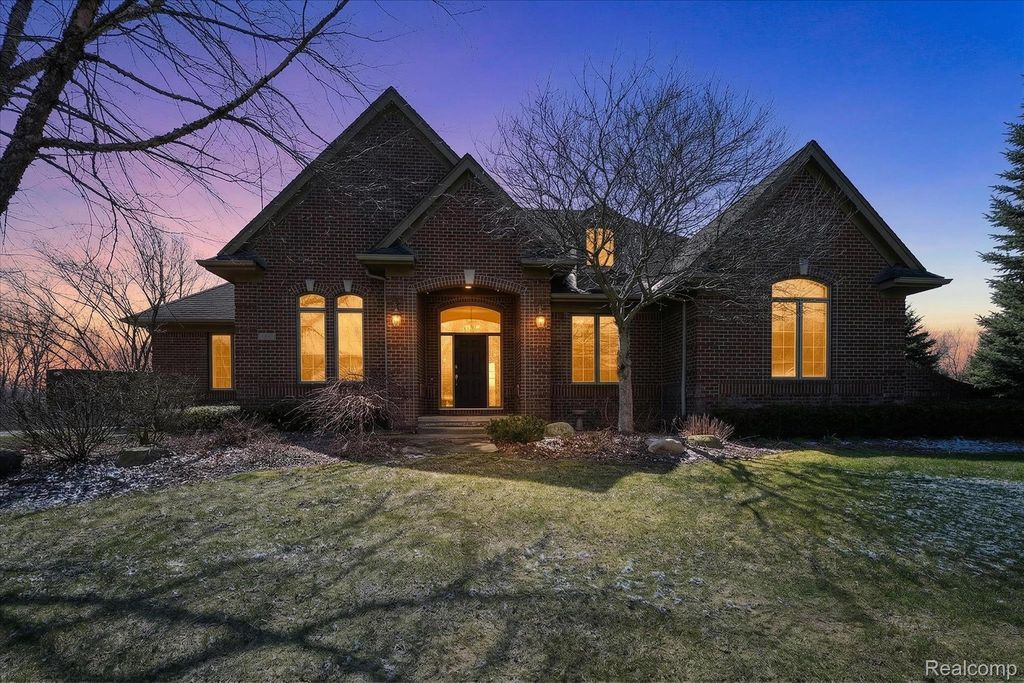 2591 Overbrook, Highland Charter Township, MI 48357