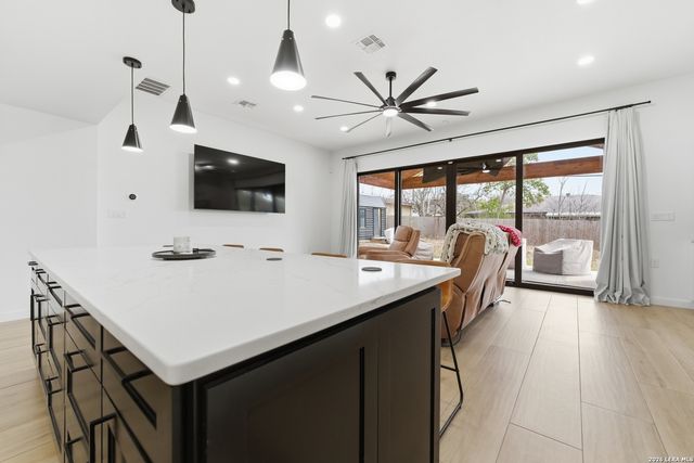 5406 Newcome, San Antonio, TX 78229