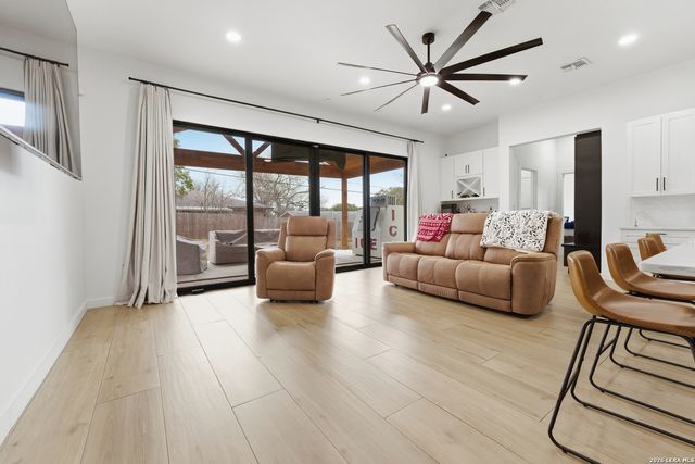 5406 Newcome, San Antonio, TX 78229