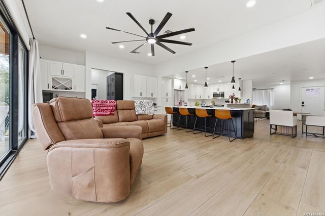 5406 Newcome, San Antonio, TX 78229