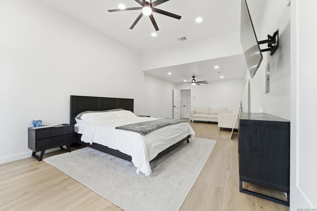 5406 Newcome, San Antonio, TX 78229