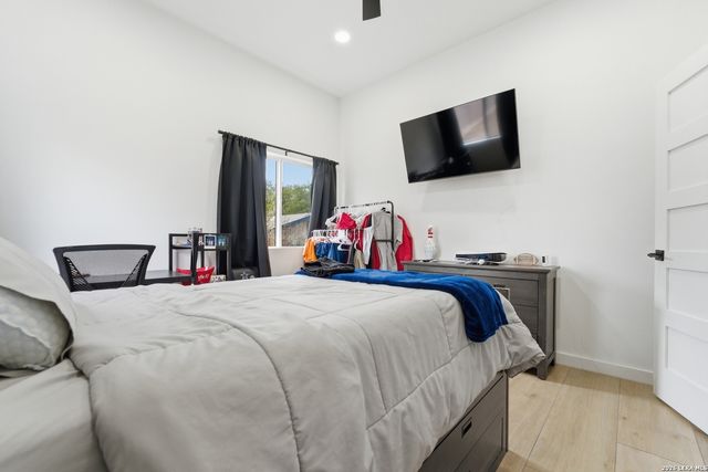 5406 Newcome, San Antonio, TX 78229