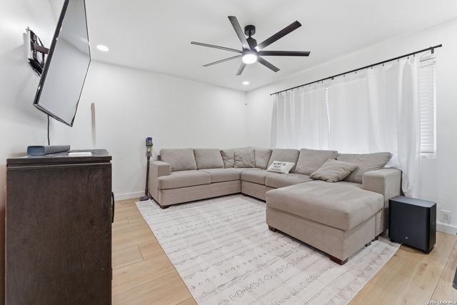 5406 Newcome, San Antonio, TX 78229