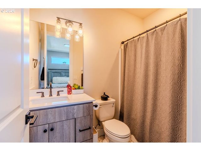 7726 Se TOLMAN St, Portland, OR 97206