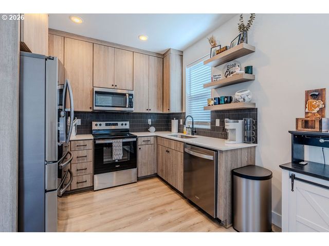 7726 Se TOLMAN St, Portland, OR 97206