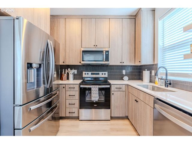 7726 Se TOLMAN St, Portland, OR 97206