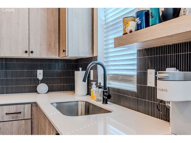 7726 Se TOLMAN St, Portland, OR 97206