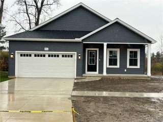 4915 Waterford Lane, Hamburg, NY 14075