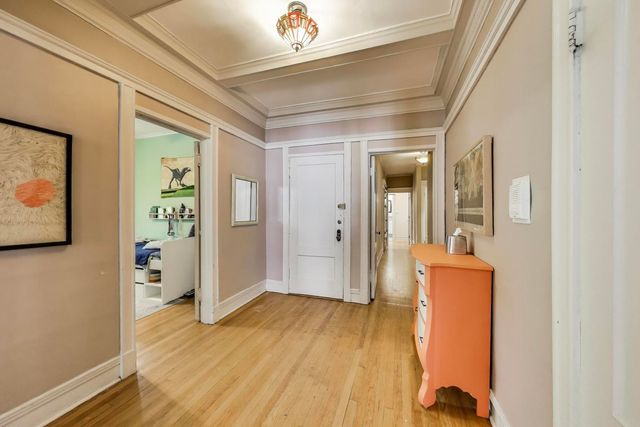 5502 S HYDE PARK Boulevard 2, Chicago, IL 60637