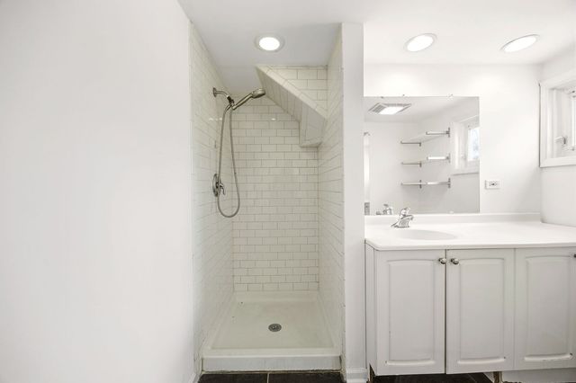 158 S Benton Street, Palatine, IL 60067