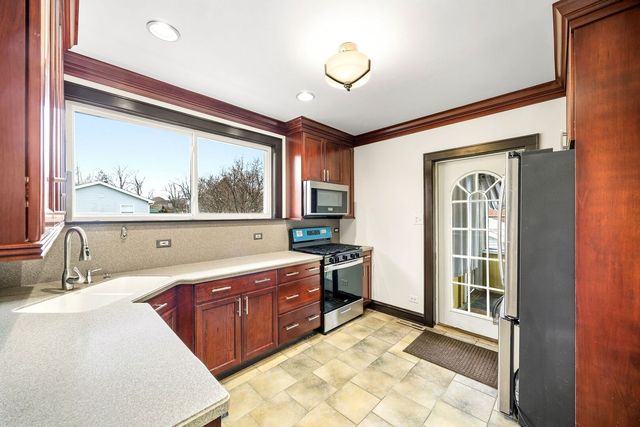 158 S Benton Street, Palatine, IL 60067