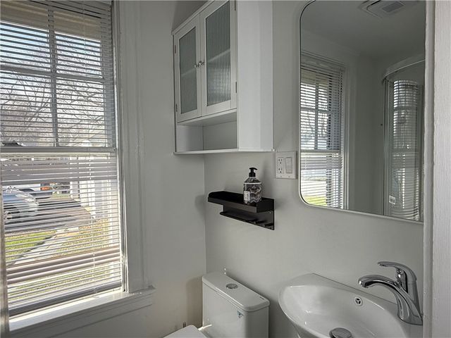 821 Post Road, Warwick, RI 02888