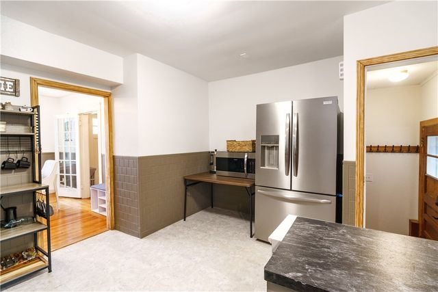 821 Post Road, Warwick, RI 02888