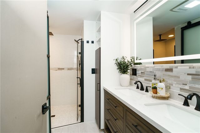 821 Post Road, Warwick, RI 02888