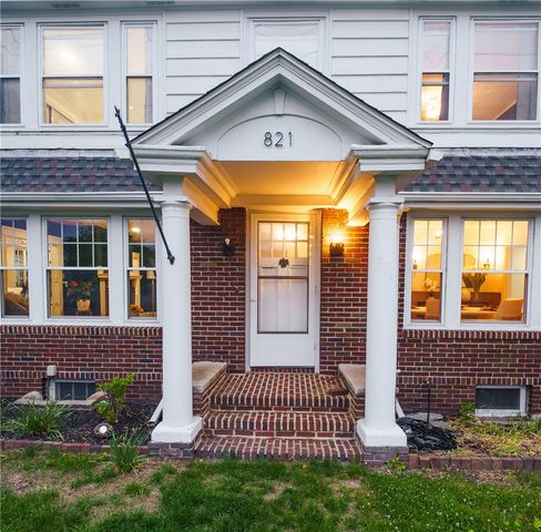 821 Post Road, Warwick, RI 02888