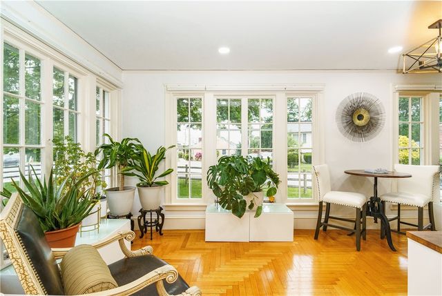 821 Post Road, Warwick, RI 02888