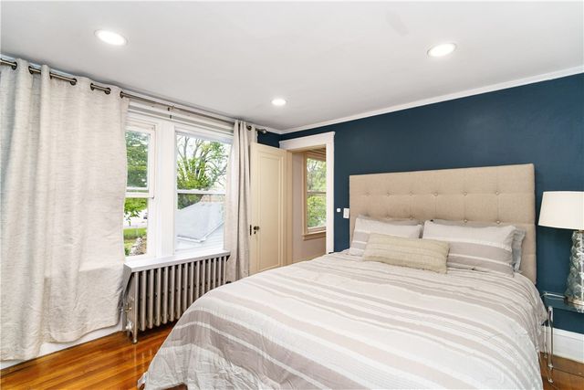 821 Post Road, Warwick, RI 02888