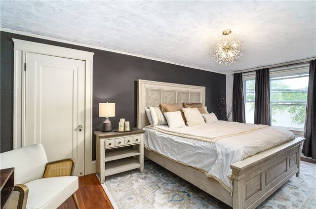 821 Post Road, Warwick, RI 02888