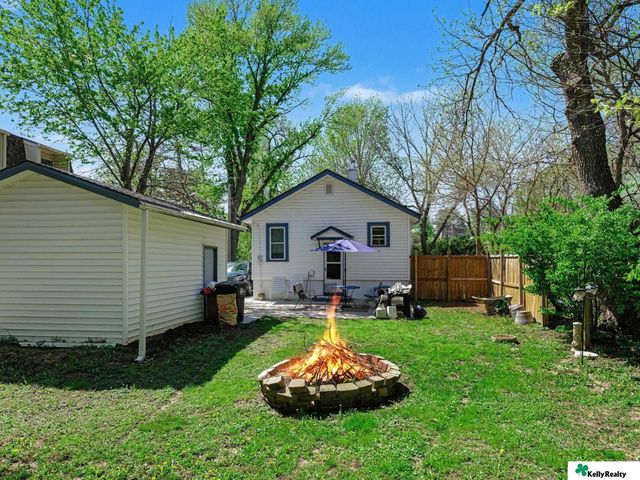 2619 Benson Gardens Boulevard, Omaha, NE 68134
