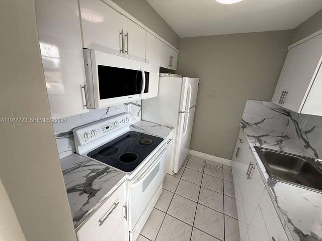 7105 W 13th Ave 301, Hialeah, FL 33014