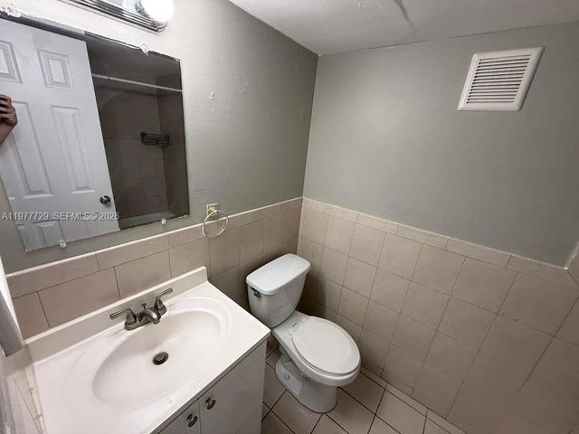 7105 W 13th Ave 301, Hialeah, FL 33014