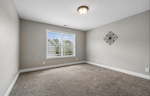 326 Twin Cove Dr, Lebanon, TN 37087