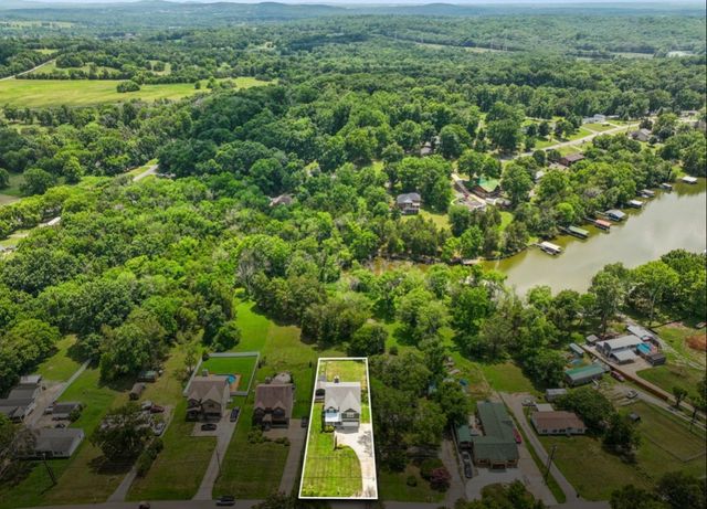 326 Twin Cove Dr, Lebanon, TN 37087
