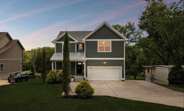 326 Twin Cove Dr, Lebanon, TN 37087