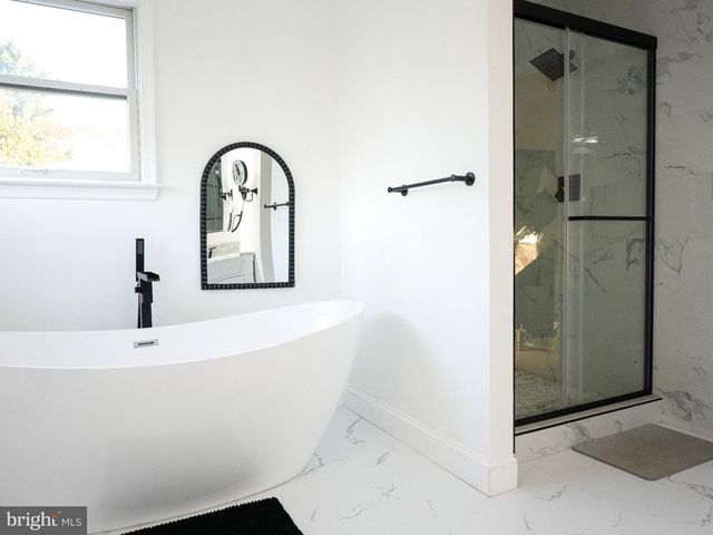 2111 WARREN WAY DR, Westminster, MD 21157