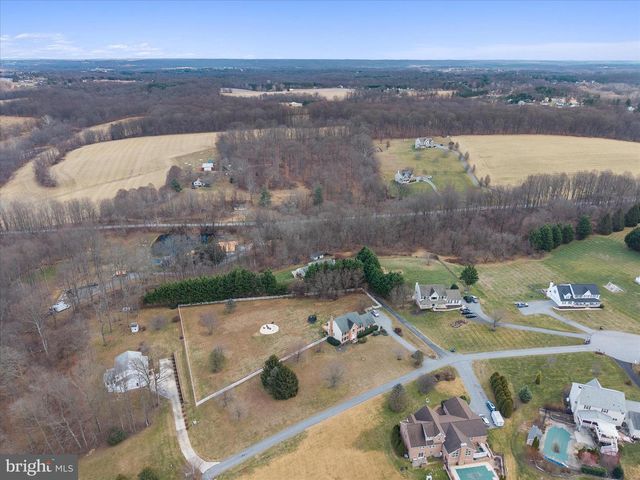 2111 WARREN WAY DR, Westminster, MD 21157