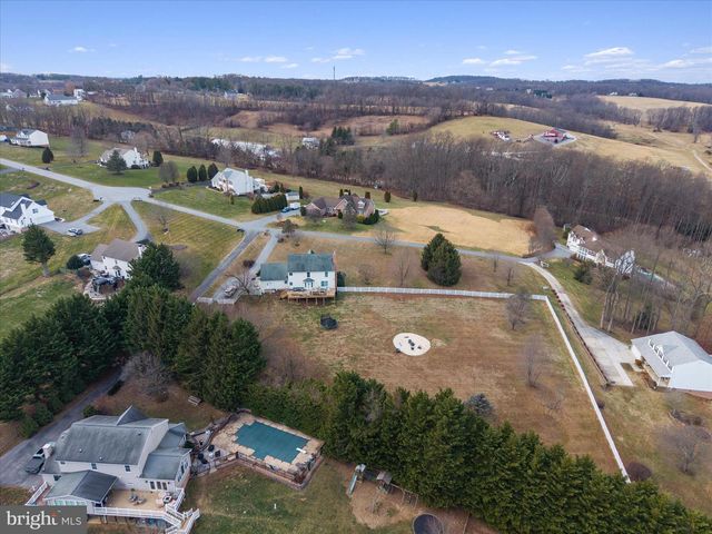 2111 WARREN WAY DR, Westminster, MD 21157