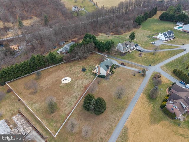 2111 WARREN WAY DR, Westminster, MD 21157