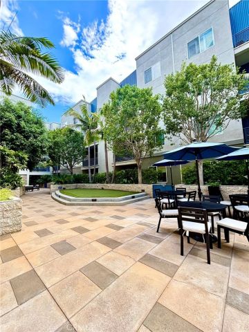 300 E 4th Street 422, Long Beach, CA 90802