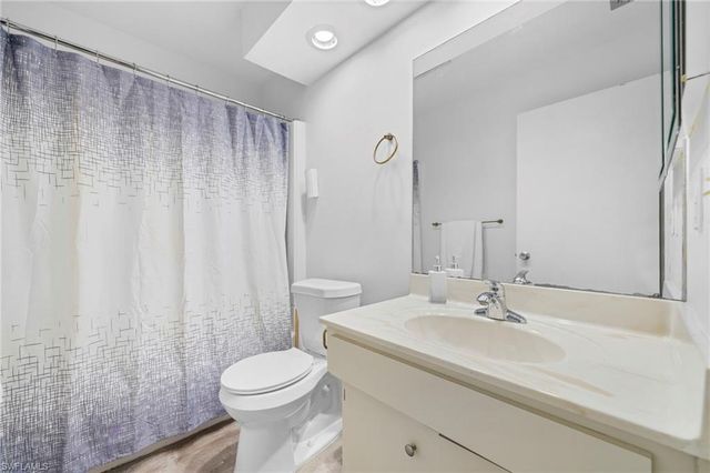 849 Palm View DR 28, Naples, FL 34110