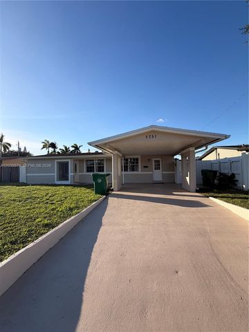 7751 NW 32nd Street, Davie, FL 33024