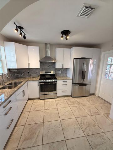 7751 NW 32nd Street, Davie, FL 33024