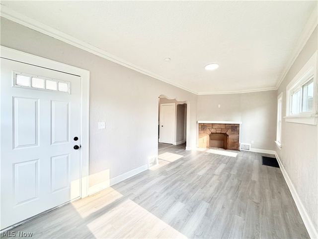 4025 Henritze Avenue, Cleveland, OH 44109