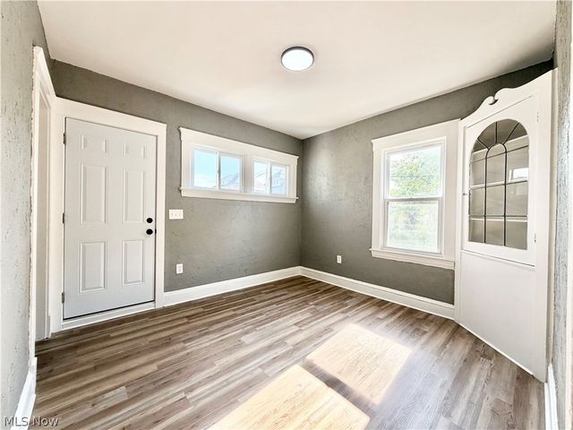 4025 Henritze Avenue, Cleveland, OH 44109