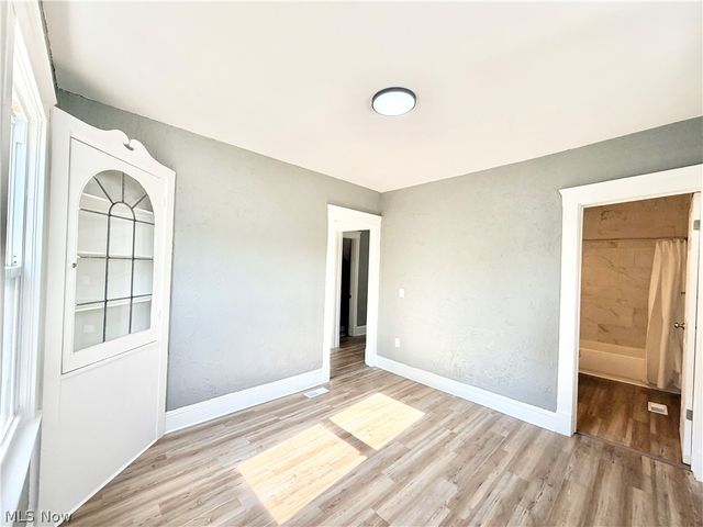 4025 Henritze Avenue, Cleveland, OH 44109