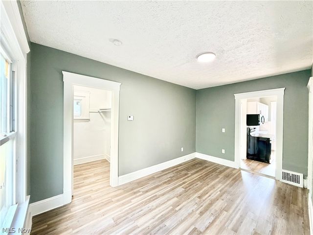 4025 Henritze Avenue, Cleveland, OH 44109
