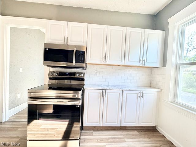 4025 Henritze Avenue, Cleveland, OH 44109