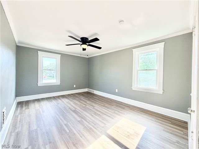 4025 Henritze Avenue, Cleveland, OH 44109