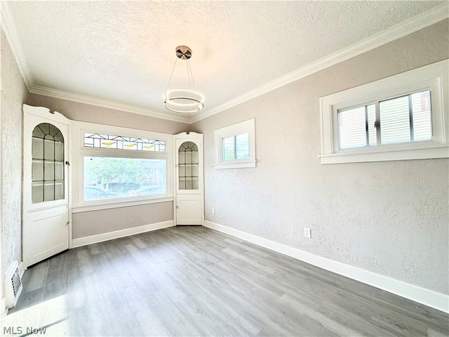 4025 Henritze Avenue, Cleveland, OH 44109
