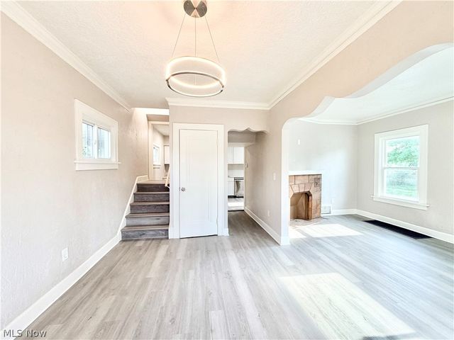 4025 Henritze Avenue, Cleveland, OH 44109
